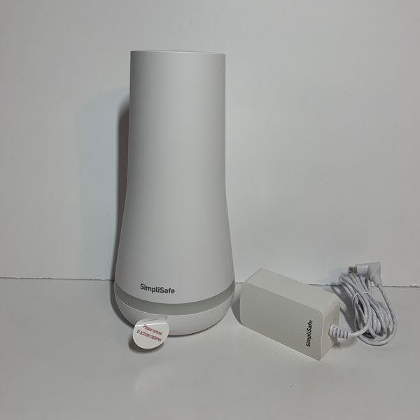 Unpaired SimpliSafe base station and power plug